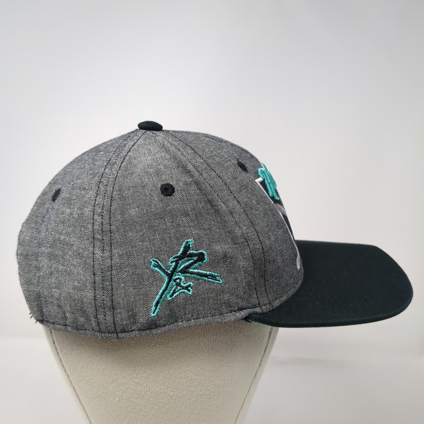 Young & Reckless Gray Snapback Hat One Size Shield Logo Mask Baseball Bats Blue