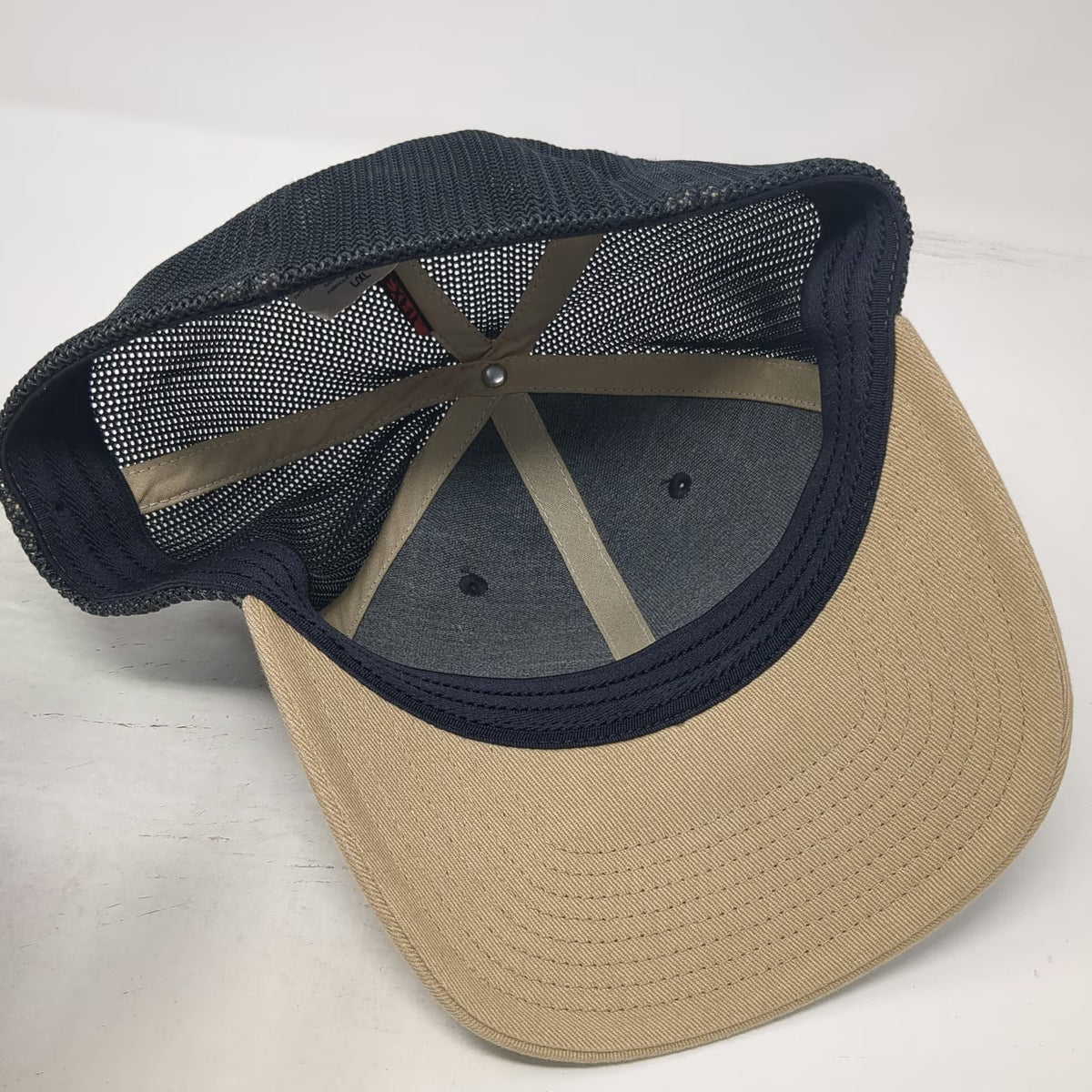 Columbia Baseball Cap Gray XL Mesh Flag Trees Pine Fitted Hat Outdoors Hiking