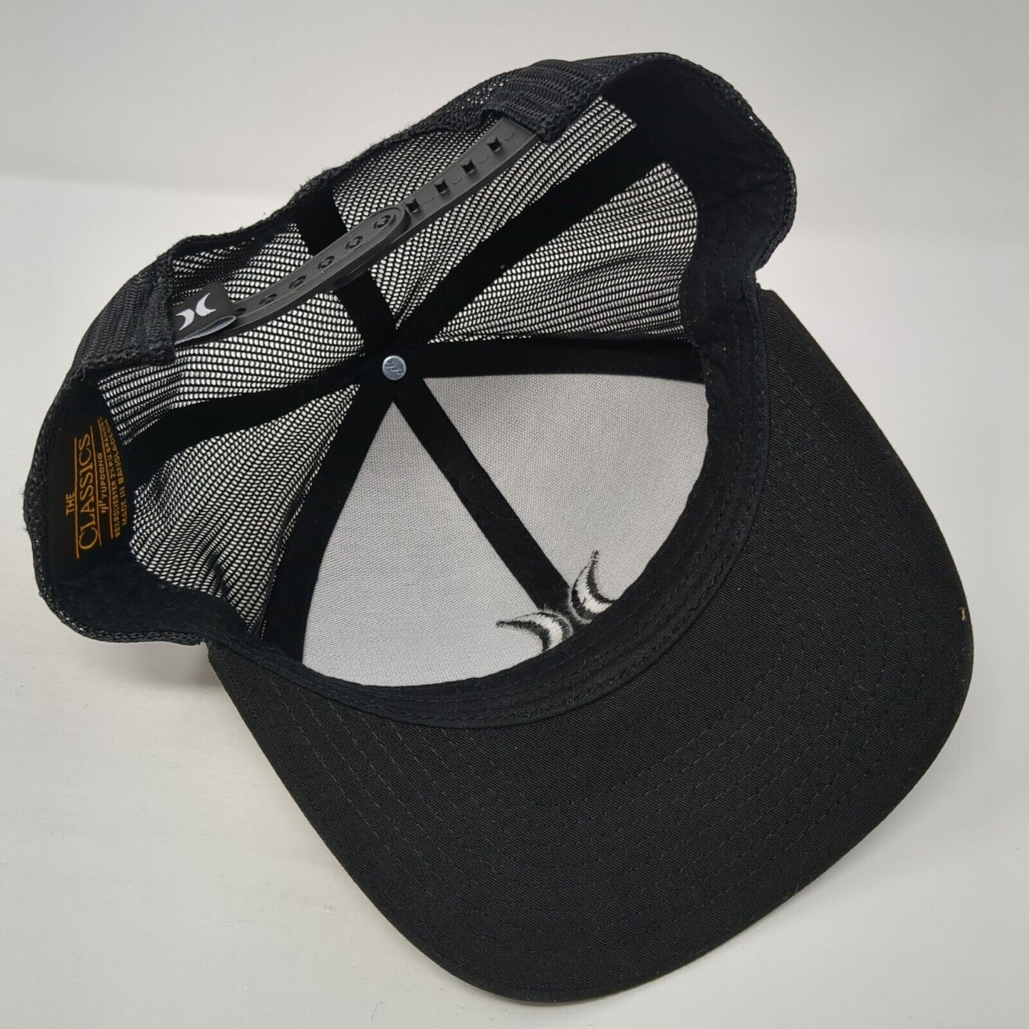 Hurley Snapback Trucker Hat Black OS Adjustable Mesh Back Classics Yupoong