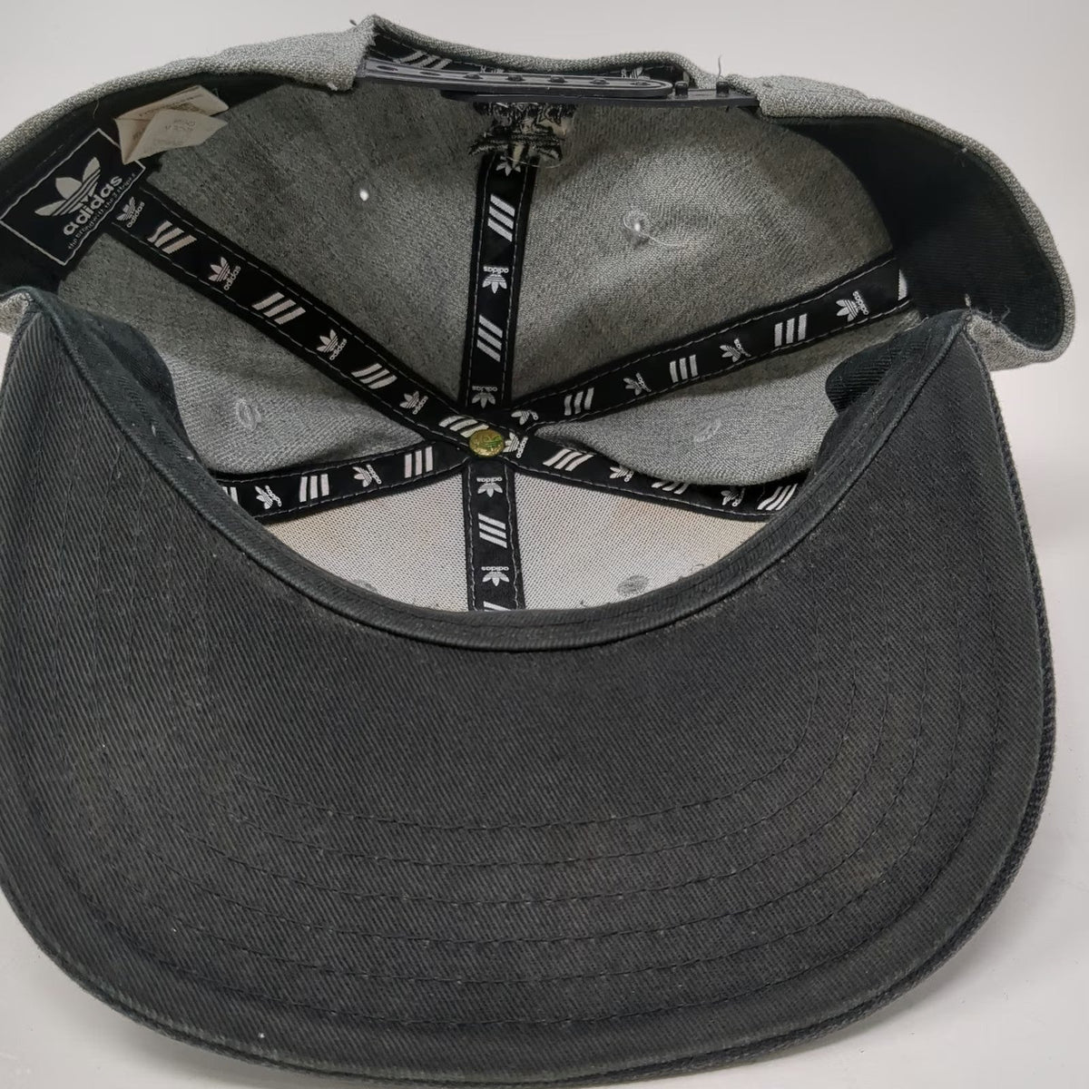 Adidas Snapback Gray Black One Size Flat Brim Trefoil Logo Structured Wool Hat