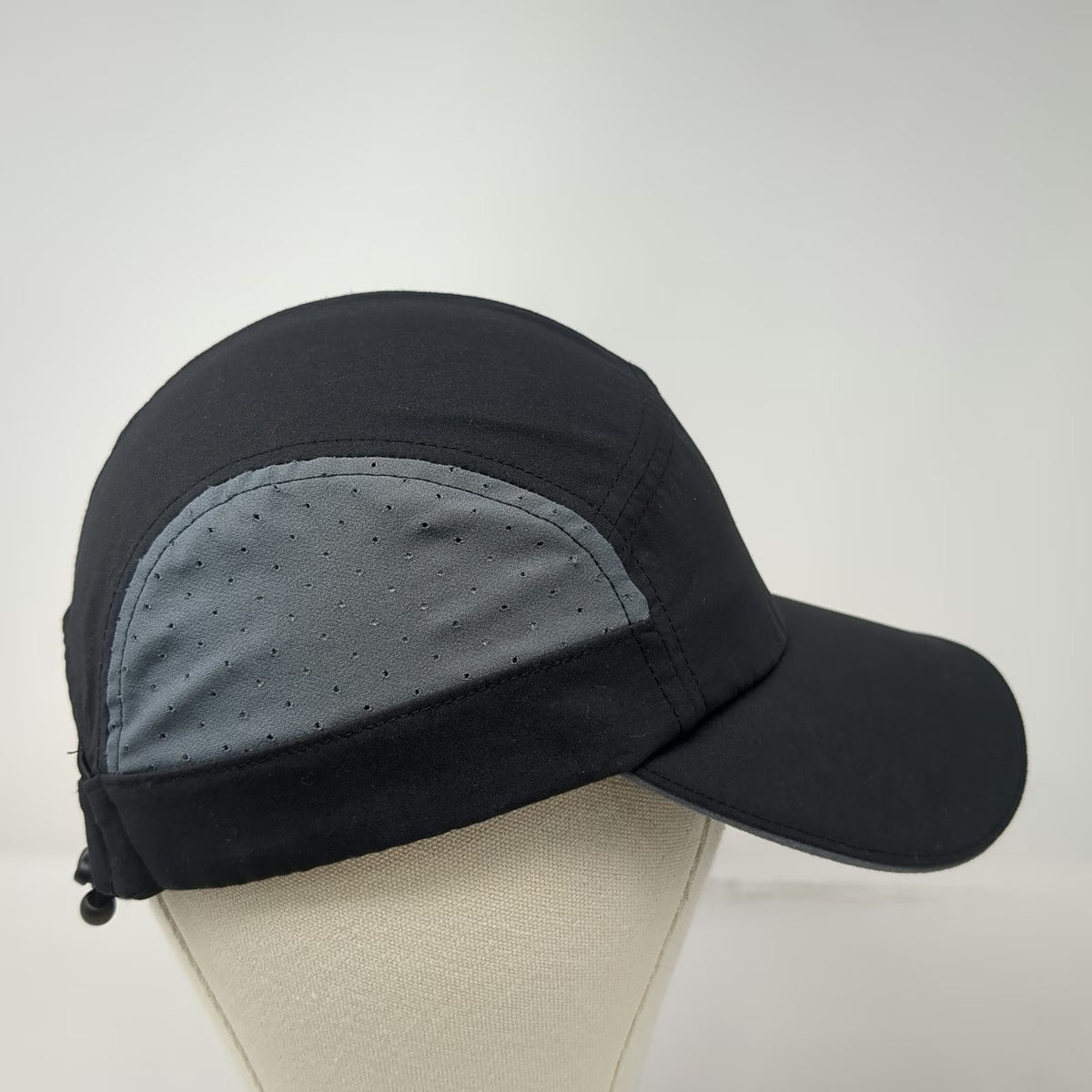 Columbia 5 Panel Black Hat One Size Gray Mesh Side Panels Bungee Slideback