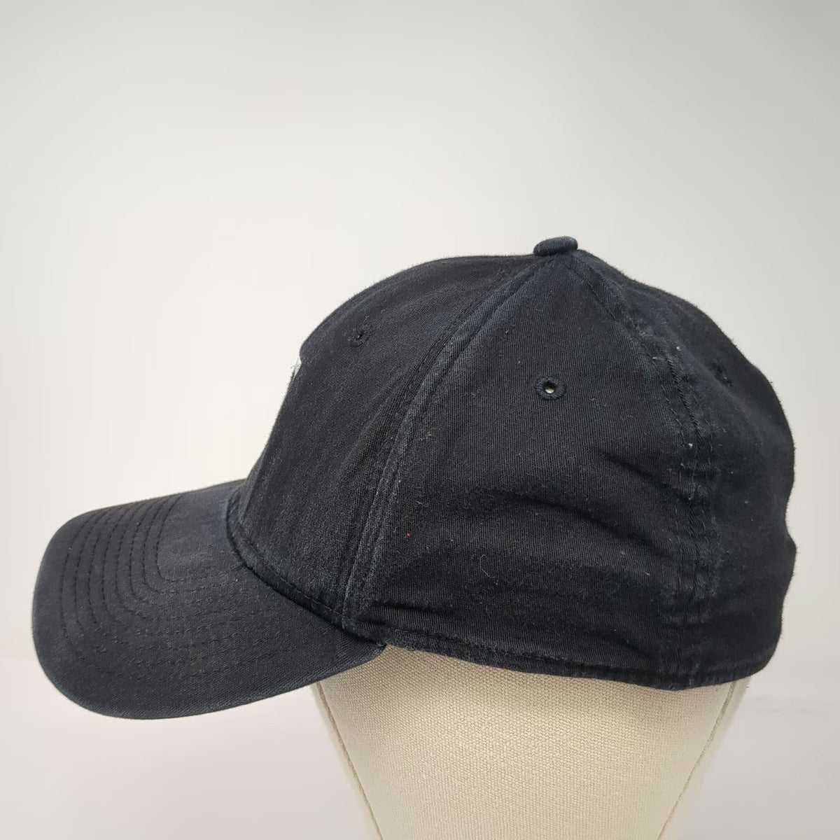 New Era 39THIRTY Baseball Cap Black XL Interlocking TF Logo Stretch Fit Hat