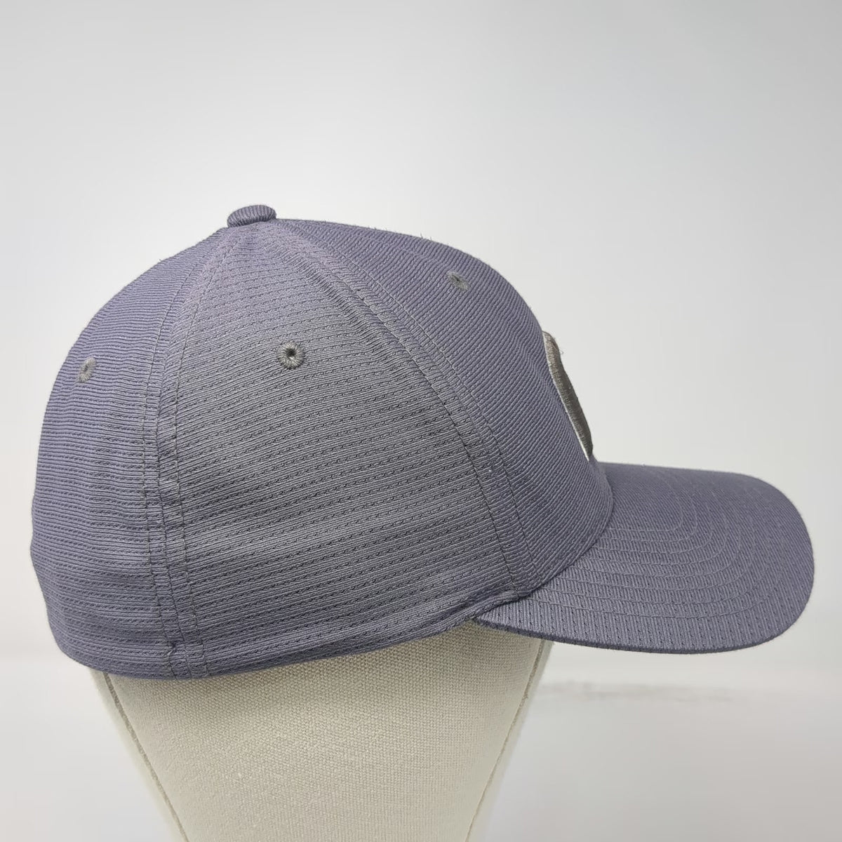 TravisMathew Baseball Cap Gray M Fitted Hat Flexfit Polyester Curved Brim Golf