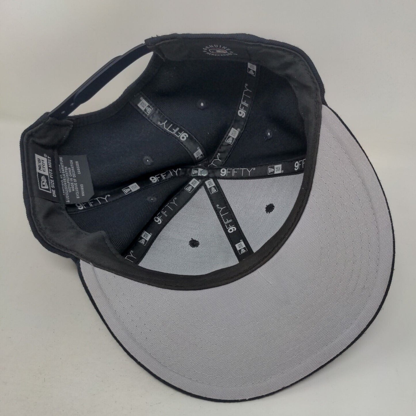 New Era Men's Snapback Hat Blue OSFM Embroidered New York Yankees 9Fifty Logo