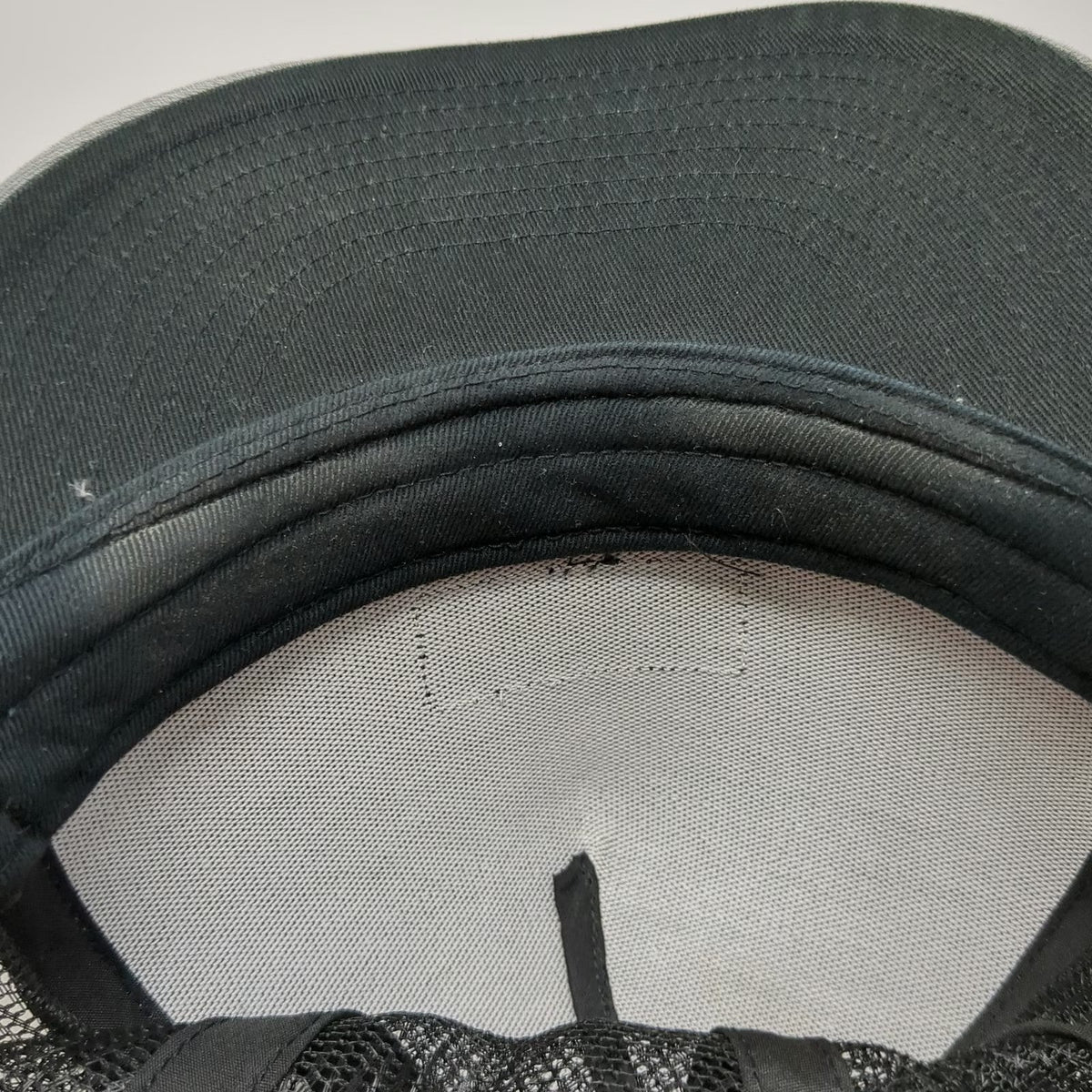Quiksilver Trucker Hat Gray Black One Size Snapback Mesh Front Logo Patch