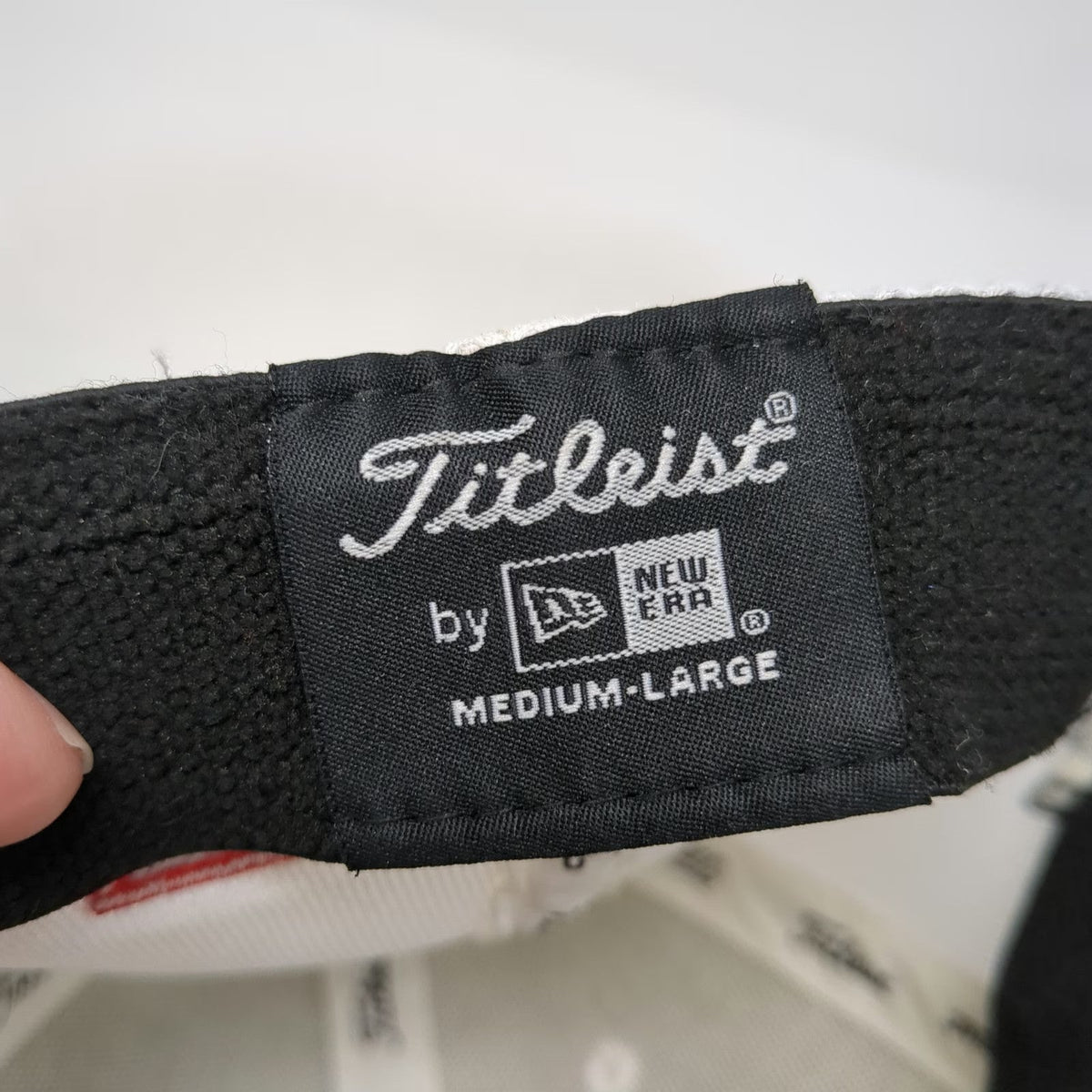 Titleist Baseball Cap White L Mesh Back Stretch Fit New Era Pro V1 FJ Golf Hat