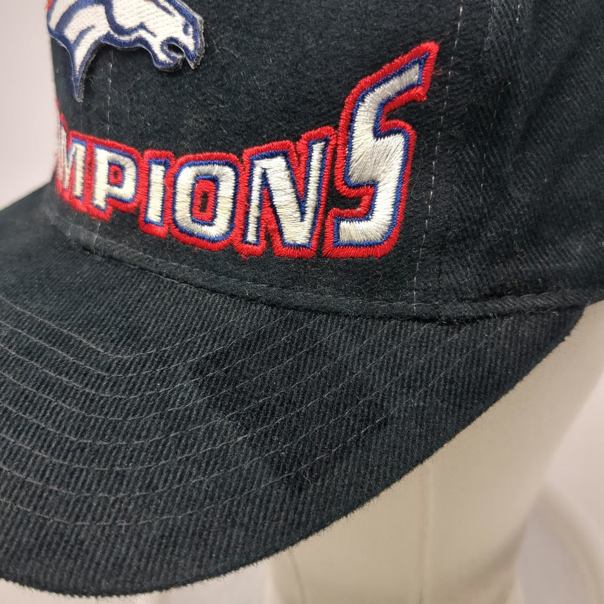 Denver Broncos NFL Logo Athletic Snapback Black Super Bowl XXXII Hat Vintage