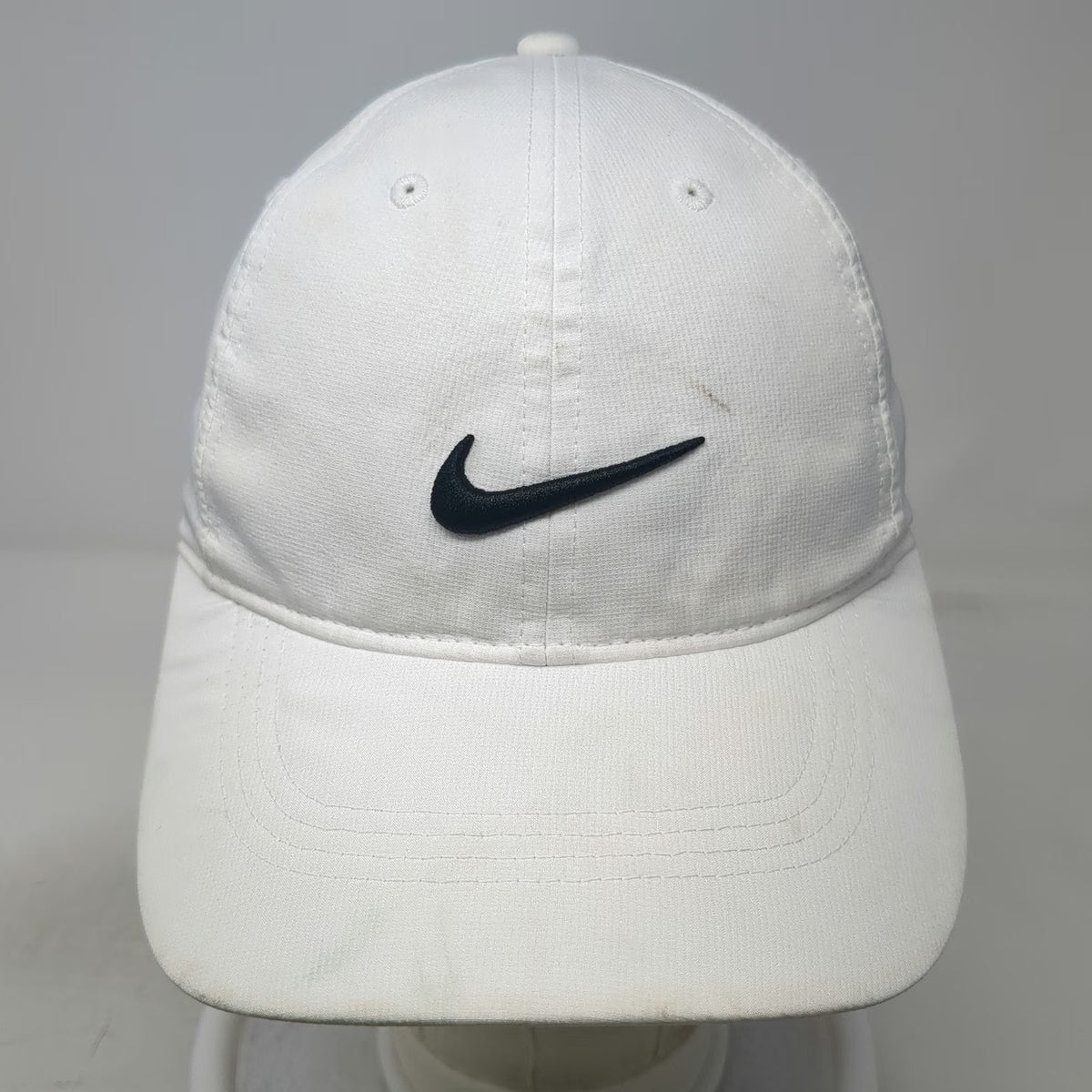 Nike Baseball Cap White One Size Embroidered Swoosh Logo Strapback Golf Hat
