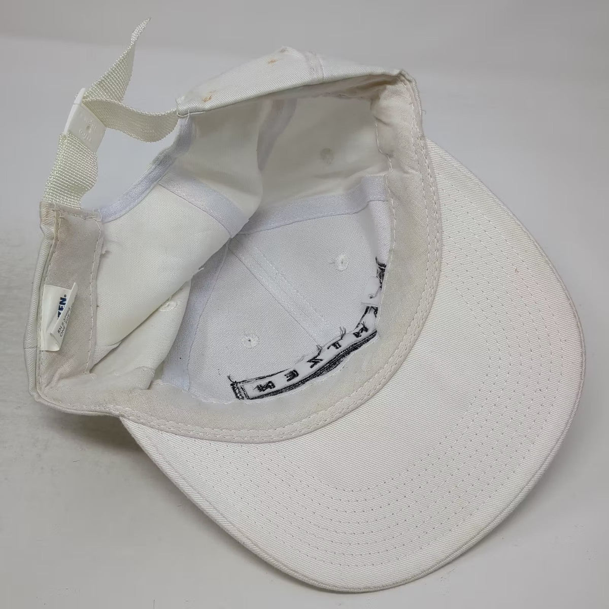 Jantzen White Baseball Cap One Size Embroidered Patch Diver Waves Hat Vintage