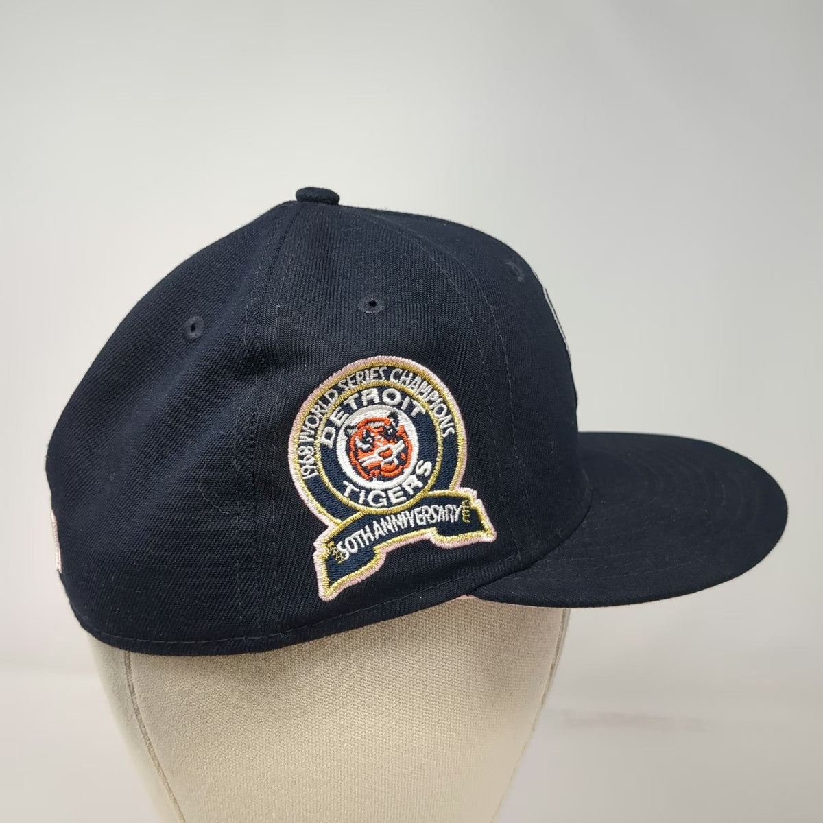 Detroit Tigers MLB New Era Baseball Cap Blue 7 Anniversary Side Patch Pink Brim
