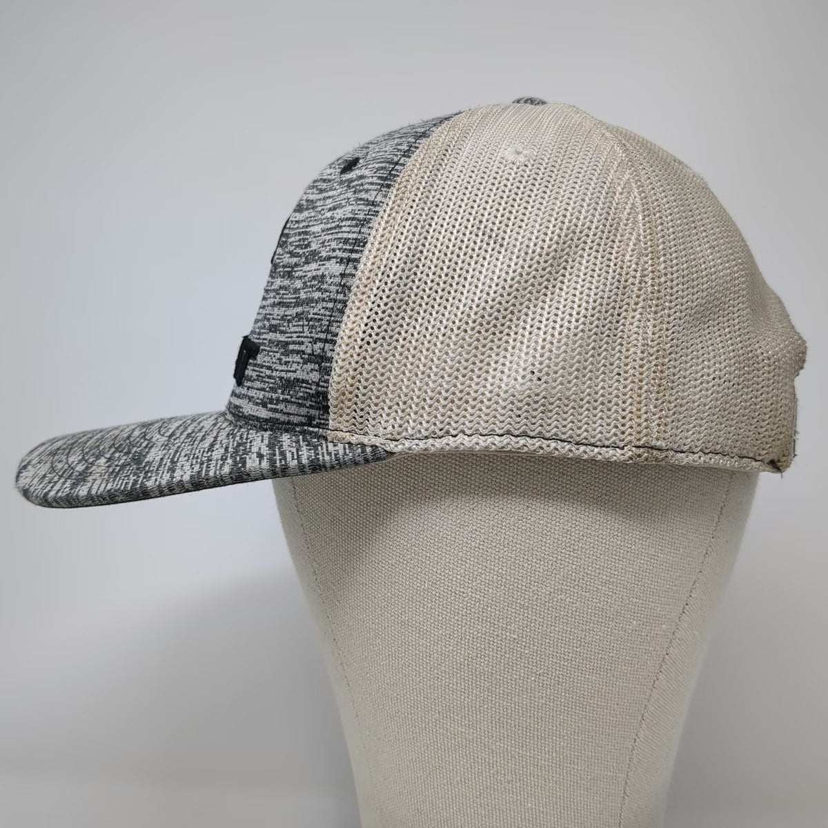Ariat Trucker Hat Gray One Size Mesh Back USA Flag Logo Snapback Flexfit 110