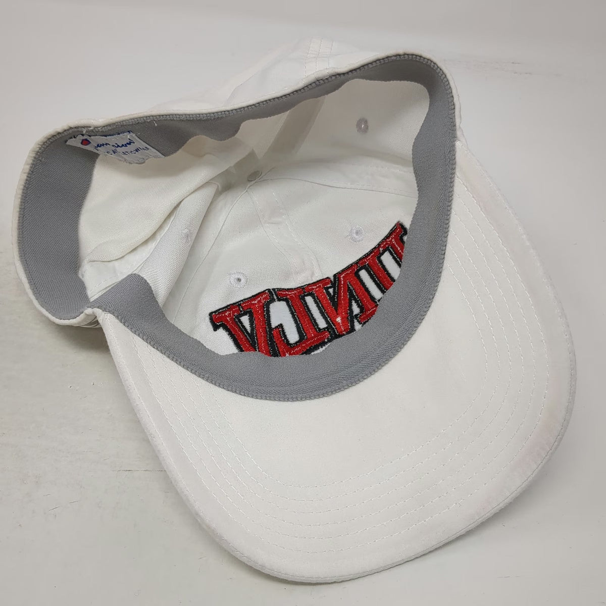 Champion UNLV Rebels NCAA Hat White XL Baseball Cap Stretch Fit Curved Brim Red