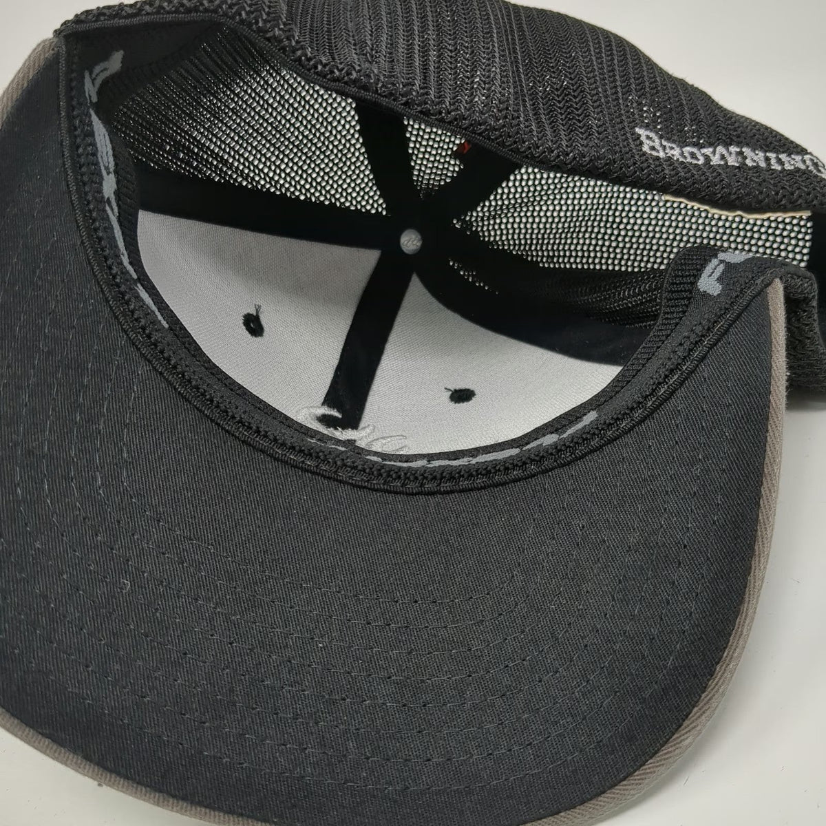 Browning Baseball Cap Gray Black White M Mesh Back Flexfit Buckmark Logo Hat