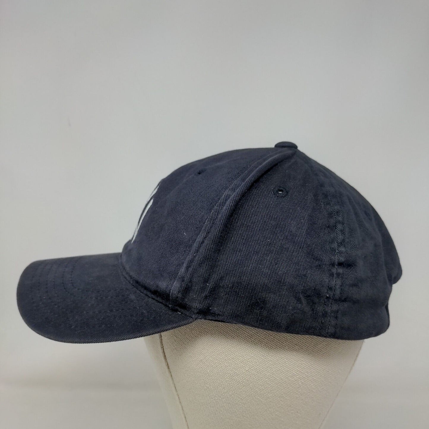 MLB Men's Strapback Hat Blue OSFA Embroidered New York Yankees Logo Cotton