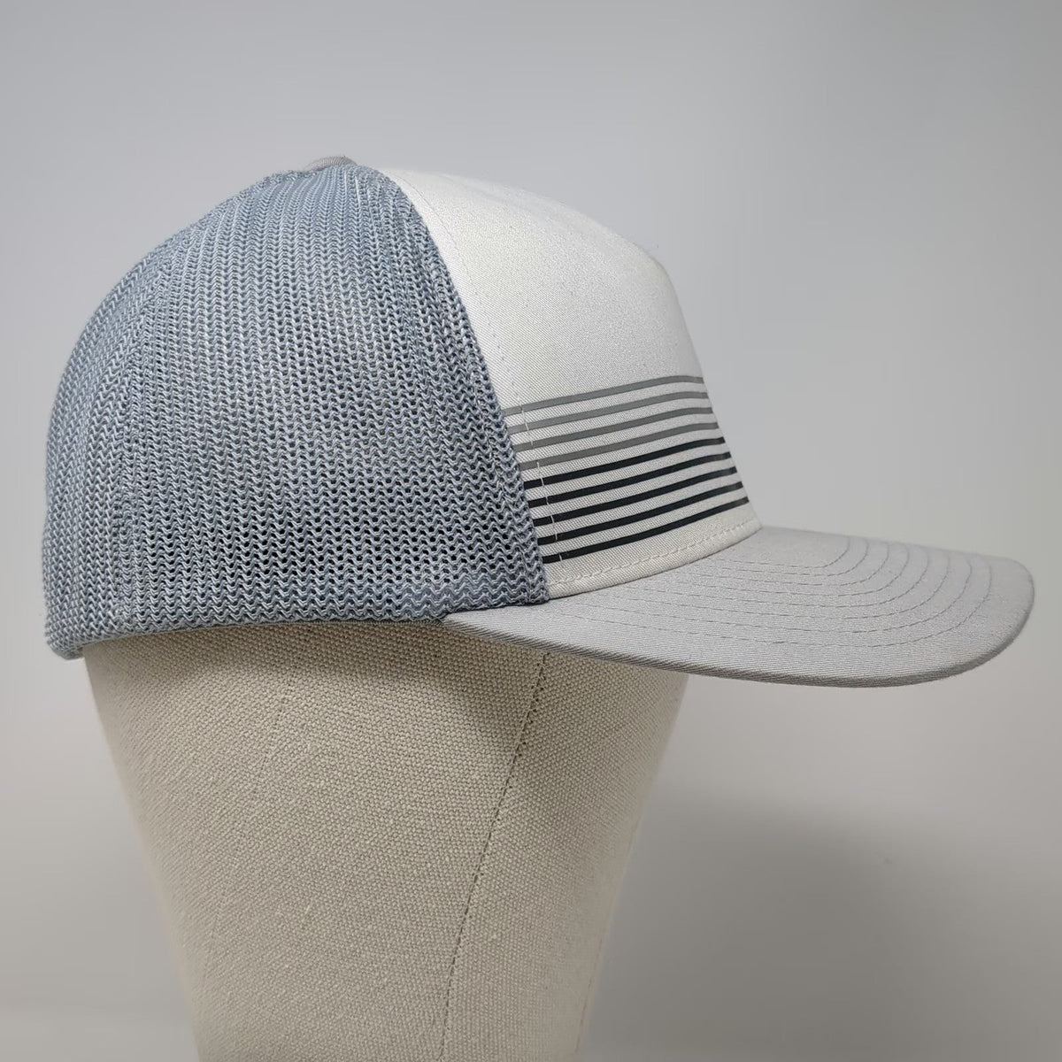 TravisMathew Baseball Cap Gray XL Fitted Mesh Stripes Flexfit Golf logo hat