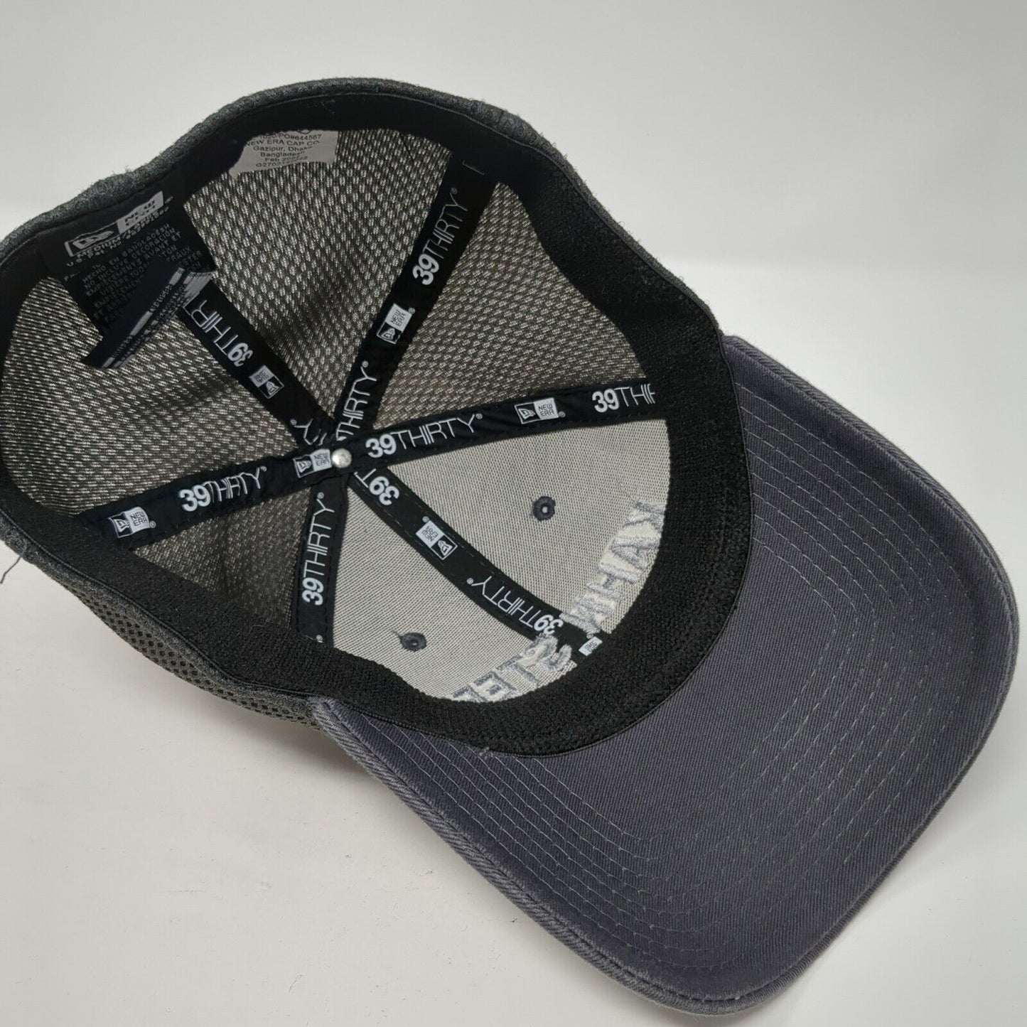 Kahn Steel Fitted Mesh Back Hat Gray M/L Stretch New Era 39Thirty