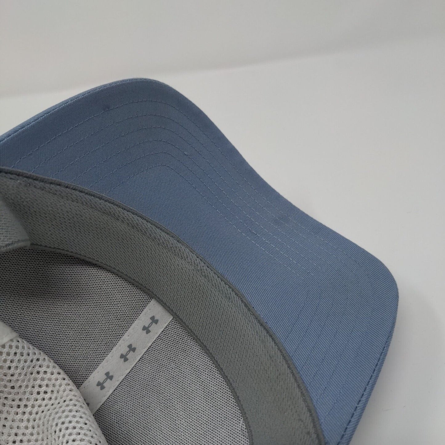 Under Armour Fish Fitted Trucker Hat Blue S/M Pro Fit Mesh Back Polyester