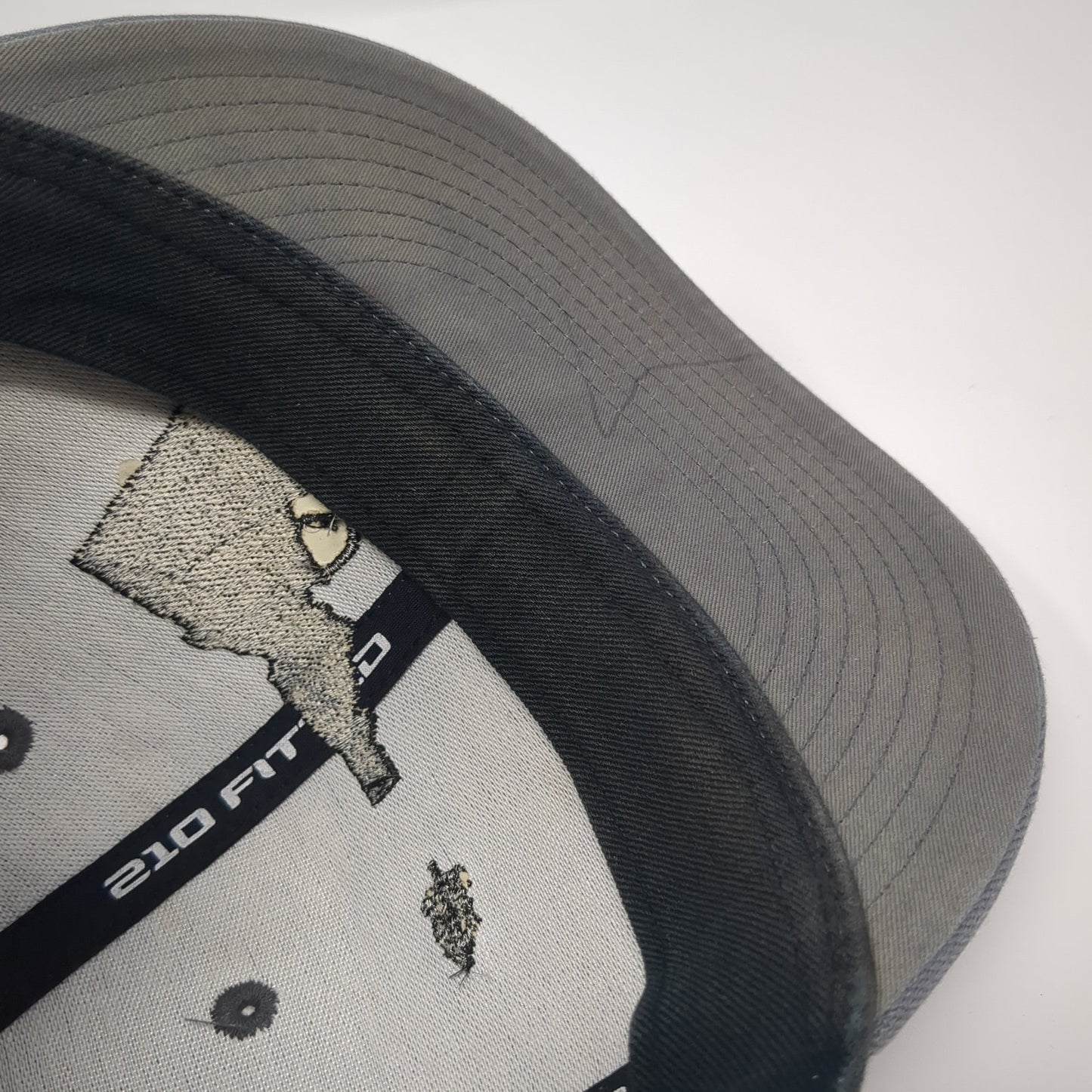 Idaho Gun Tree Fitted Baseball Cap Gray 7 1/4 Lightweight Embroidered 210 Fitted