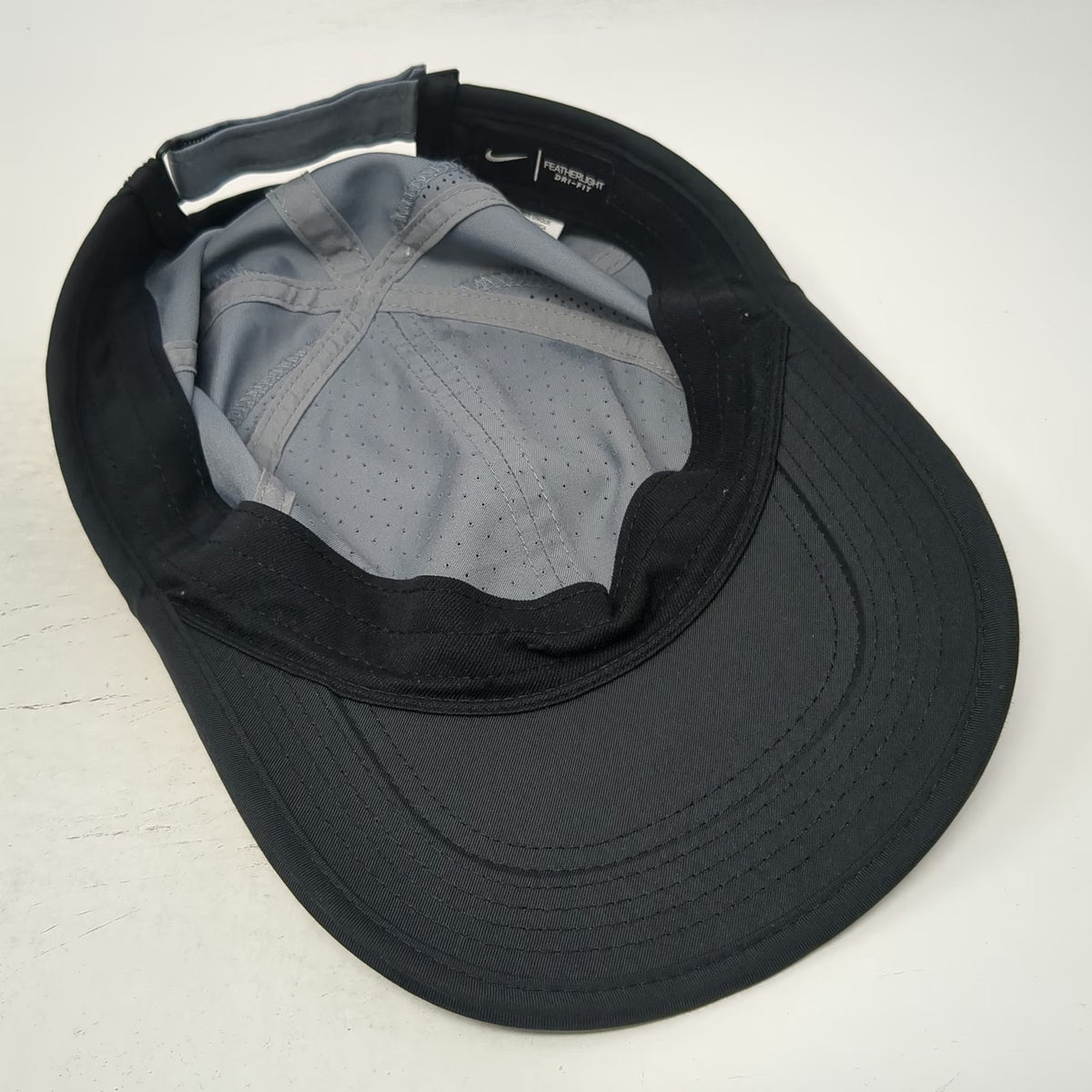 Nike Baseball Cap Gray One Size Dri-FIT Featherlight Strapback Hat Swoosh Golf
