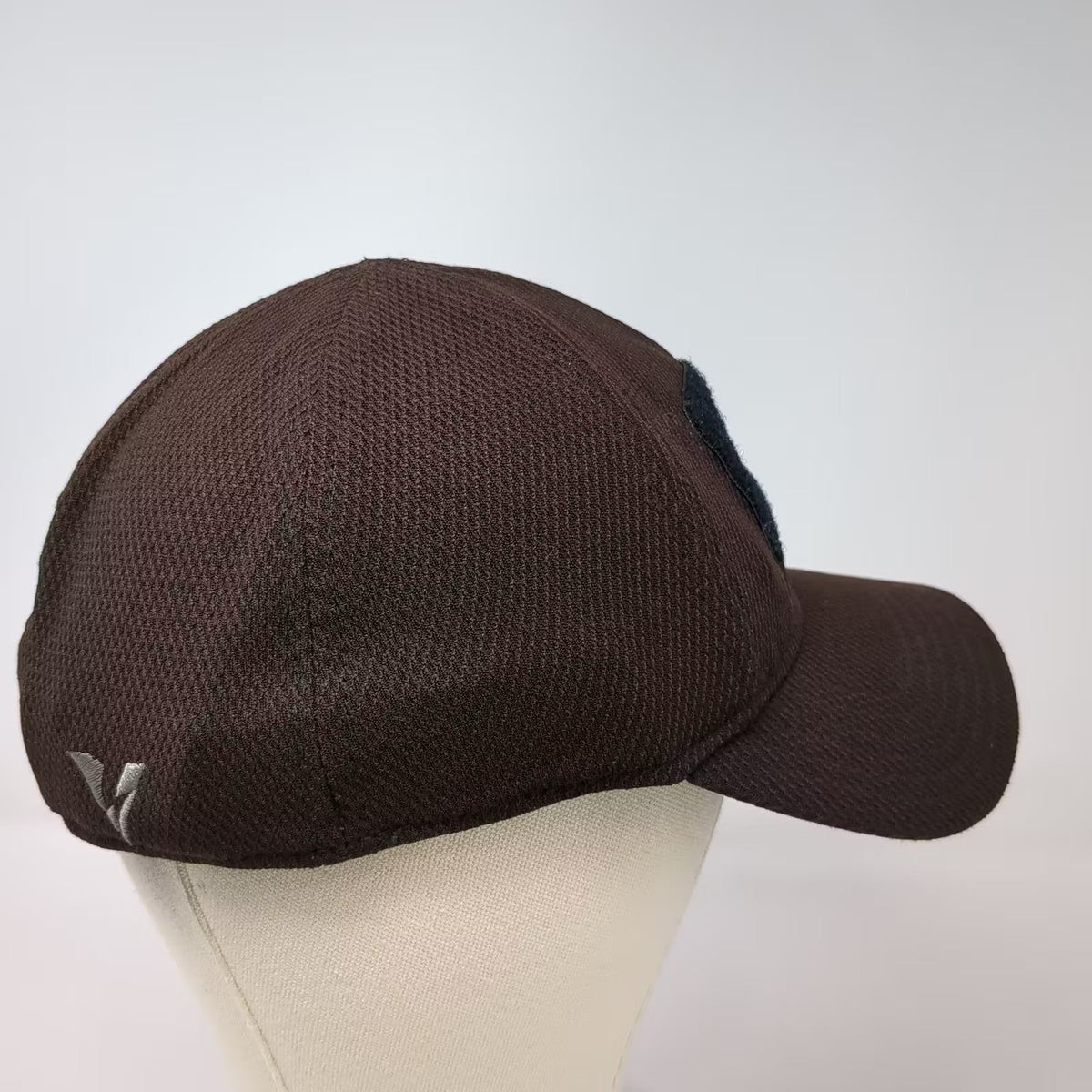 Oakley Baseball Cap Brown Size M Fitted A-FLEX Stretch Fit Patch Embroidered Hat
