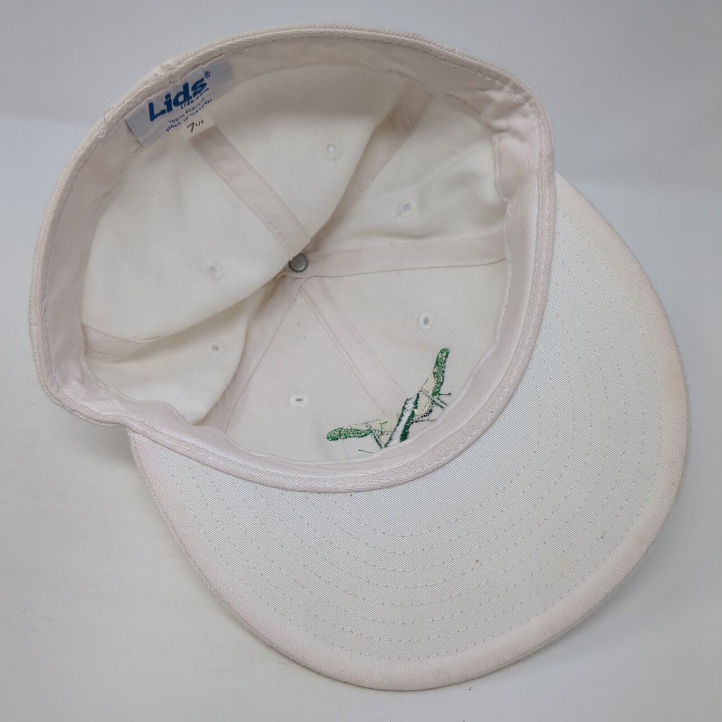 Gate 77 Fitted Hat White Size 7 1/4 Lightweight Embroidered 6 Panel Lids