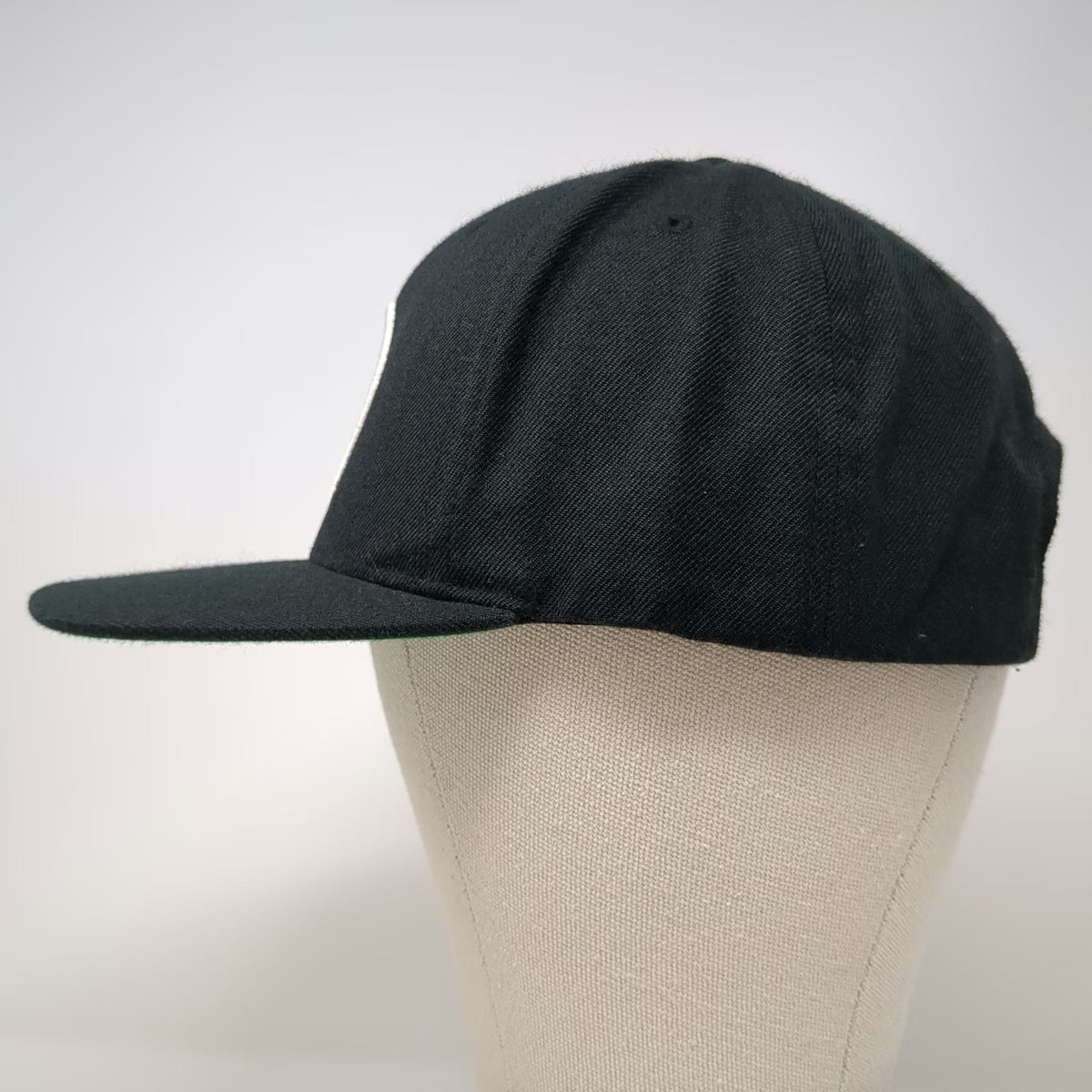 Yupoong Snapback Black One Size TOOBS Distribution Green Underbrim Wool Hat