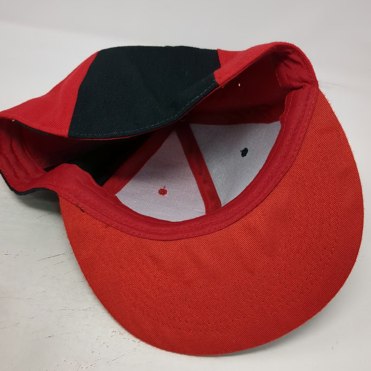 Georgetown Collection Baseball Cap Black Red 7 5/8 Fitted Paneled Flat Brim Hat