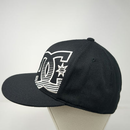 DC Baseball Cap Black 7 5/8 Flexfit 210 Logo Flat Brim Stretch Fitted hat