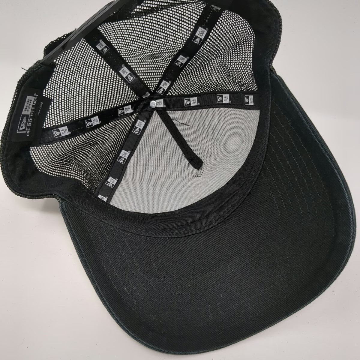 New Era Chicago White Sox MLB Black Trucker Hat OSFM Mesh Snapback Tonal Logo