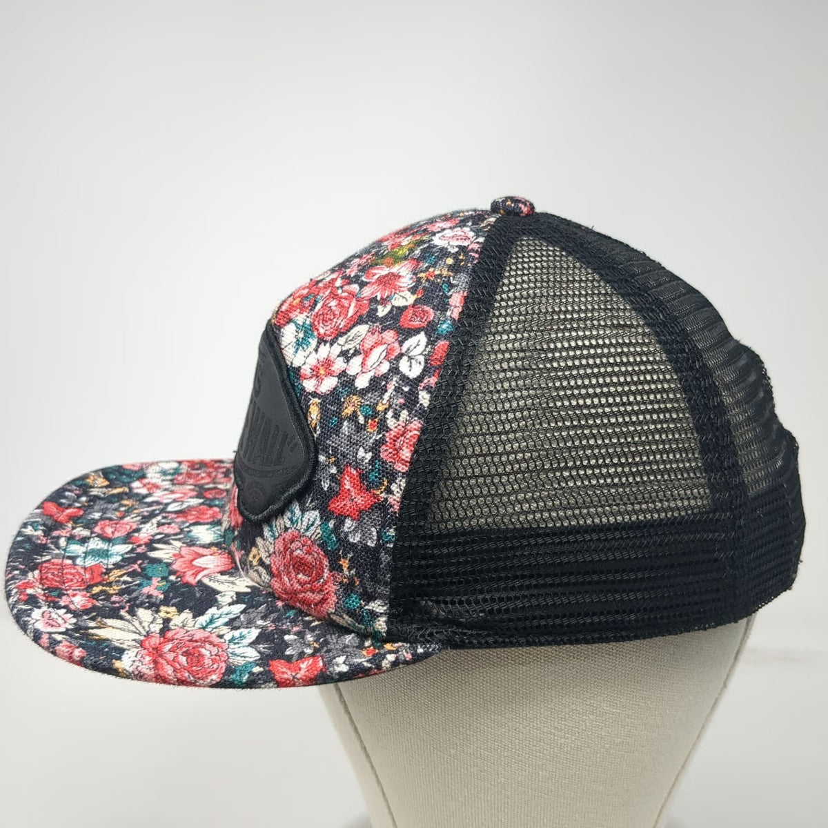 Vans Trucker Hat One Size Black Red Floral Mesh Snapback Logo Skateboard