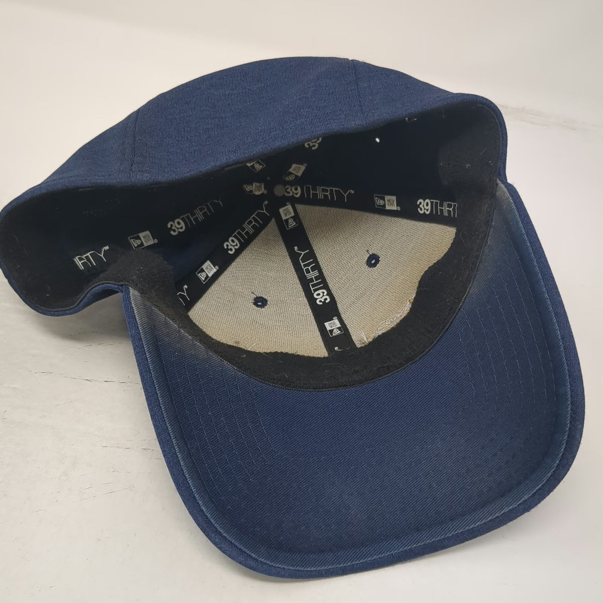New Era Baseball Cap Blue M Petersen Globe Logo 39THIRTY Stretch Fit Hat