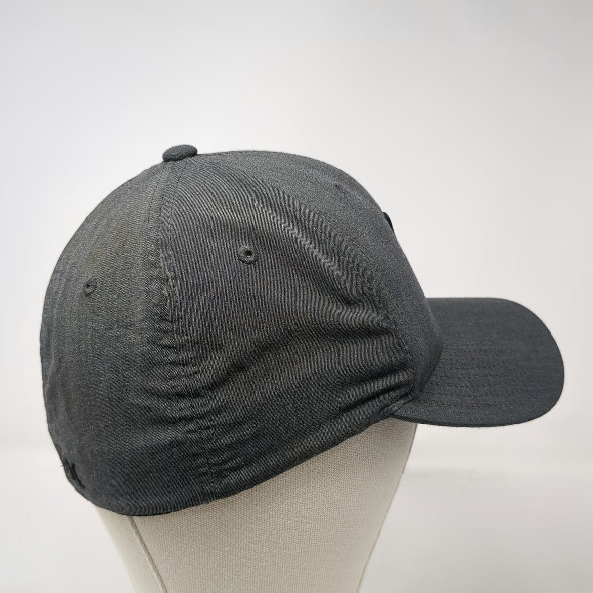 Hurley Baseball Cap Gray M Fitted Logo Embroidered Flexfit Stretch Curved Hat