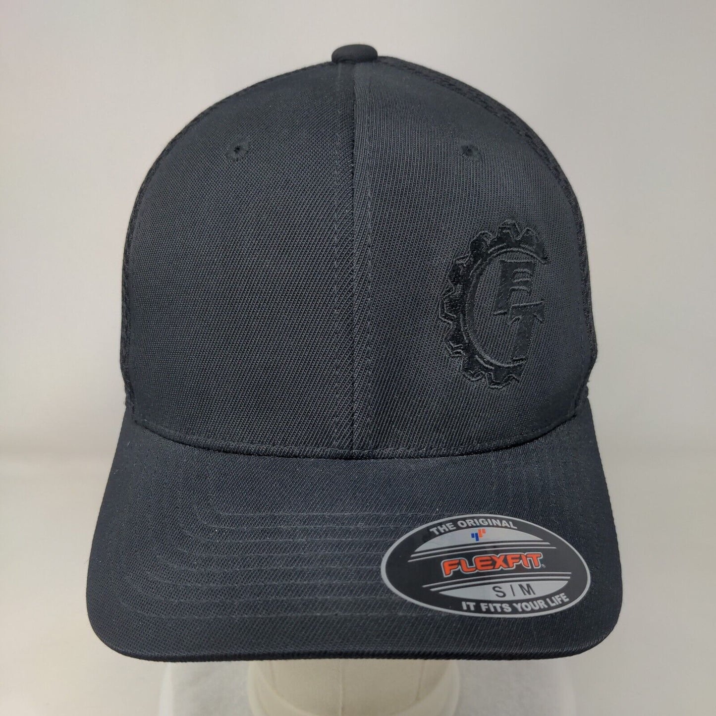 FT Fitted Trucker Hat Black S/M Flexfit Embroidered Breathable 6 Panel Yupoong