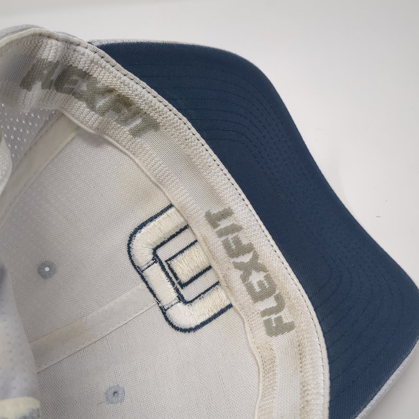 Travis Matthew Fitted Baseball Cap Gray Size XL Embroidered Flexfit Yupoong