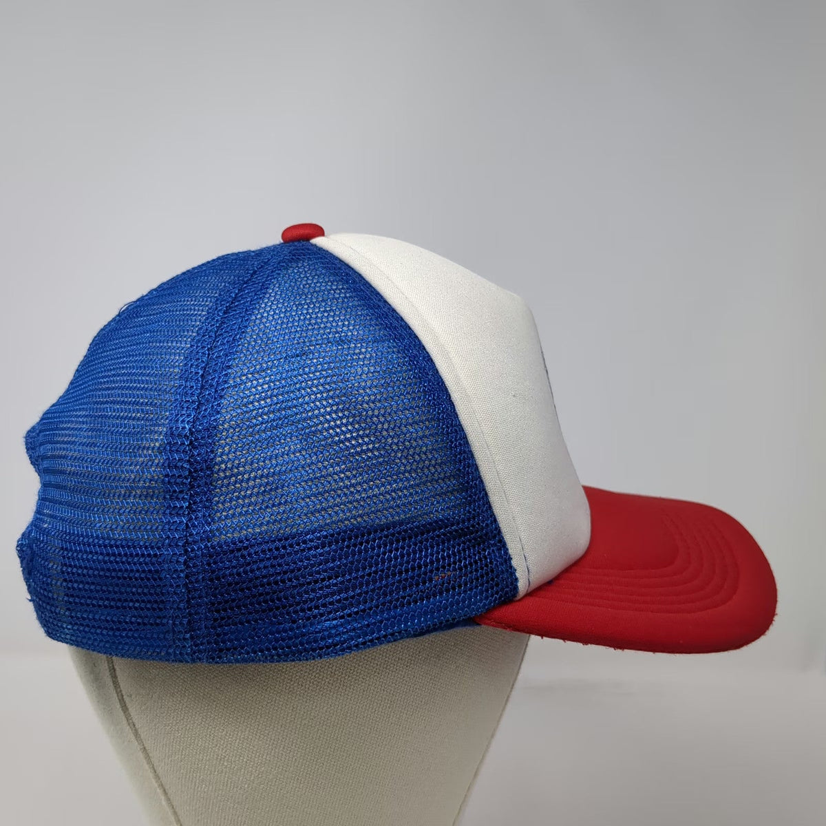 Pabst Blue Ribbon Trucker Hat White Blue Red One Size Mesh Snapback Beer Logo