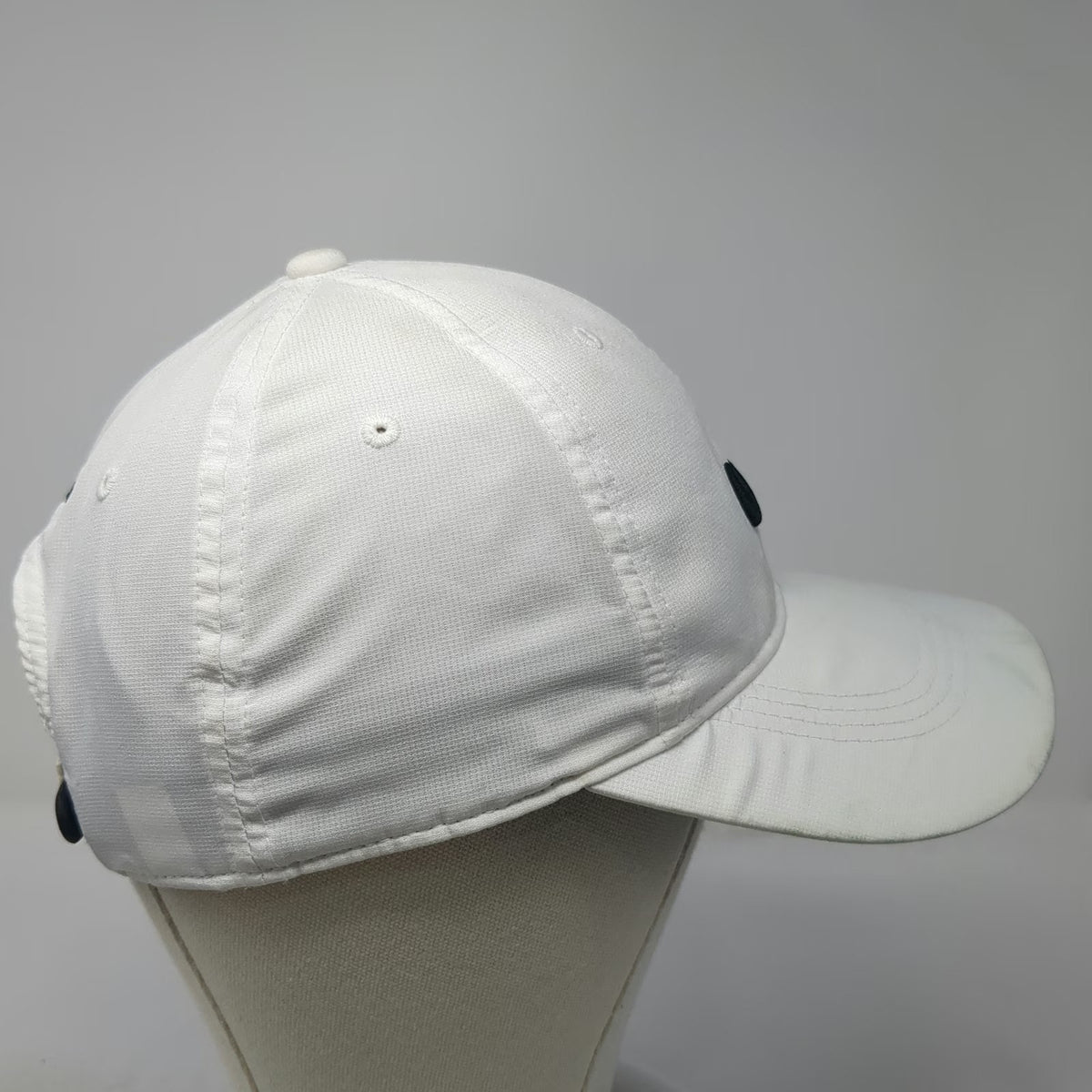 Nike Baseball Cap White One Size Embroidered Swoosh Logo Strapback Golf Hat