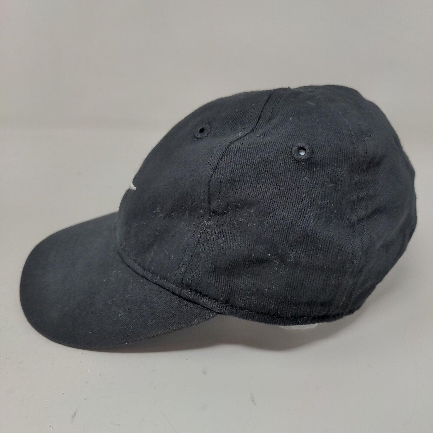 Nike Strapback Hat Black Adjustable Embroidered Swoosh Logo 100% Cotton