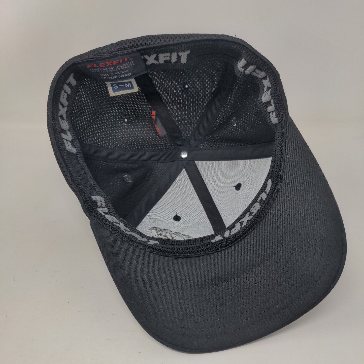 FT Fitted Trucker Hat Black S/M Flexfit Embroidered Breathable 6 Panel Yupoong