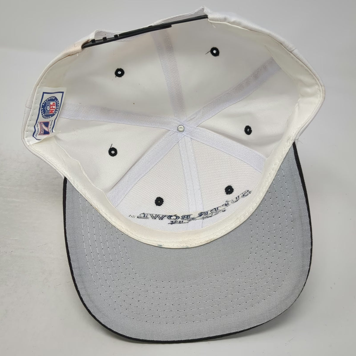 Denver Broncos NFL Logo 7 Snapback Hat White Super Bowl XXXII Vintage W/Tags