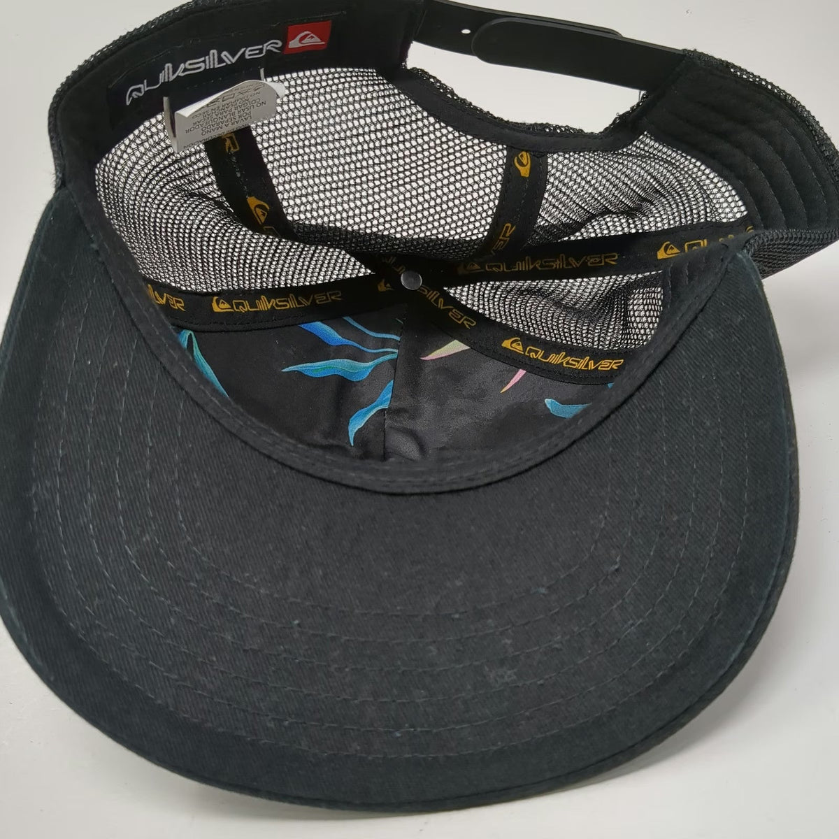 Quiksilver Trucker Hat Black OSFM Mesh Back Palm Tree Tropical Print Snapback