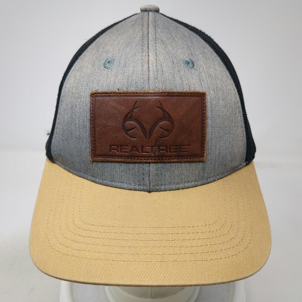 Realtree Trucker Hat Gray Beige Black One Size Mesh Back Leather Patch Snapback