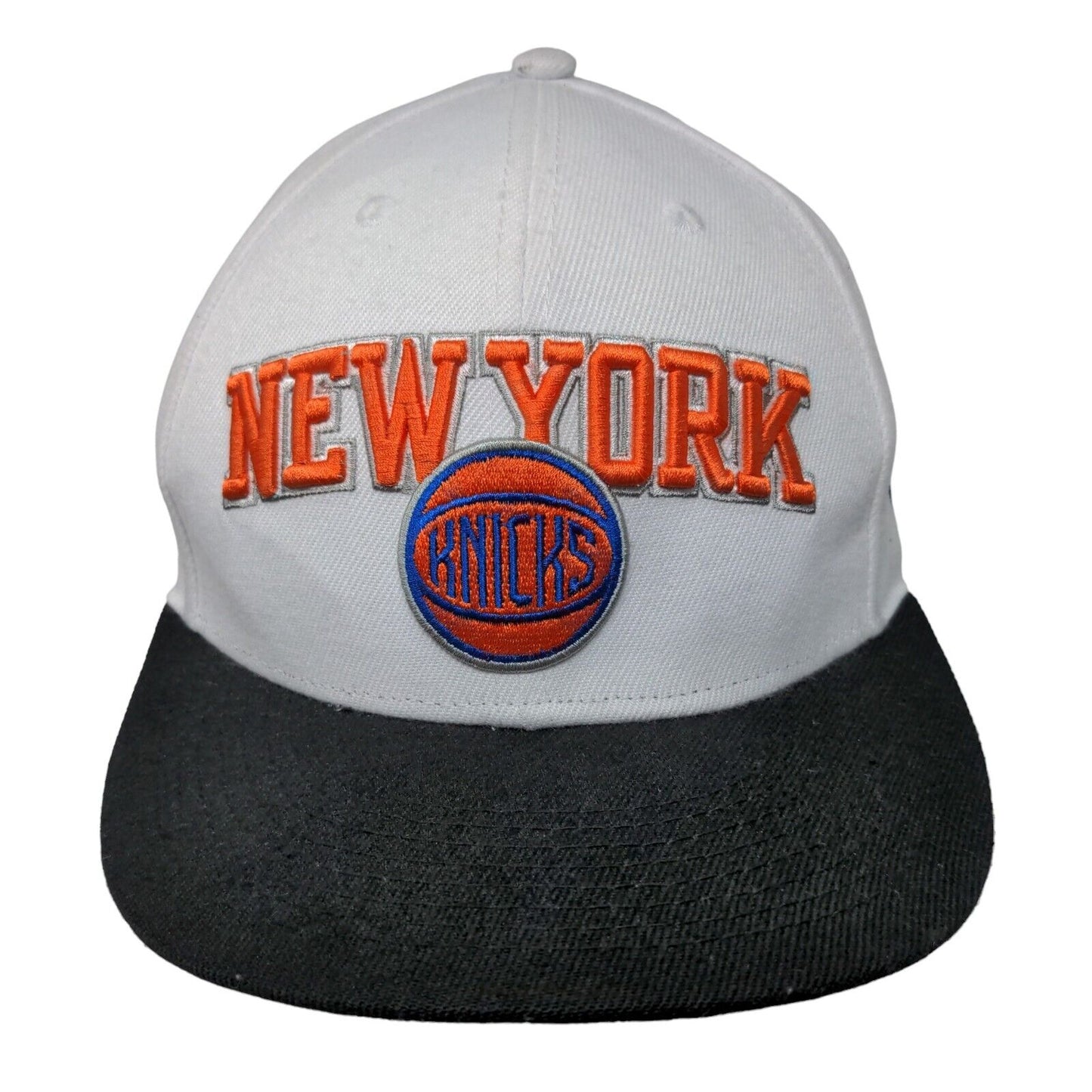 New York Knicks Snapback Ultra Game Hat OSFM Embroidered Logo White NBA