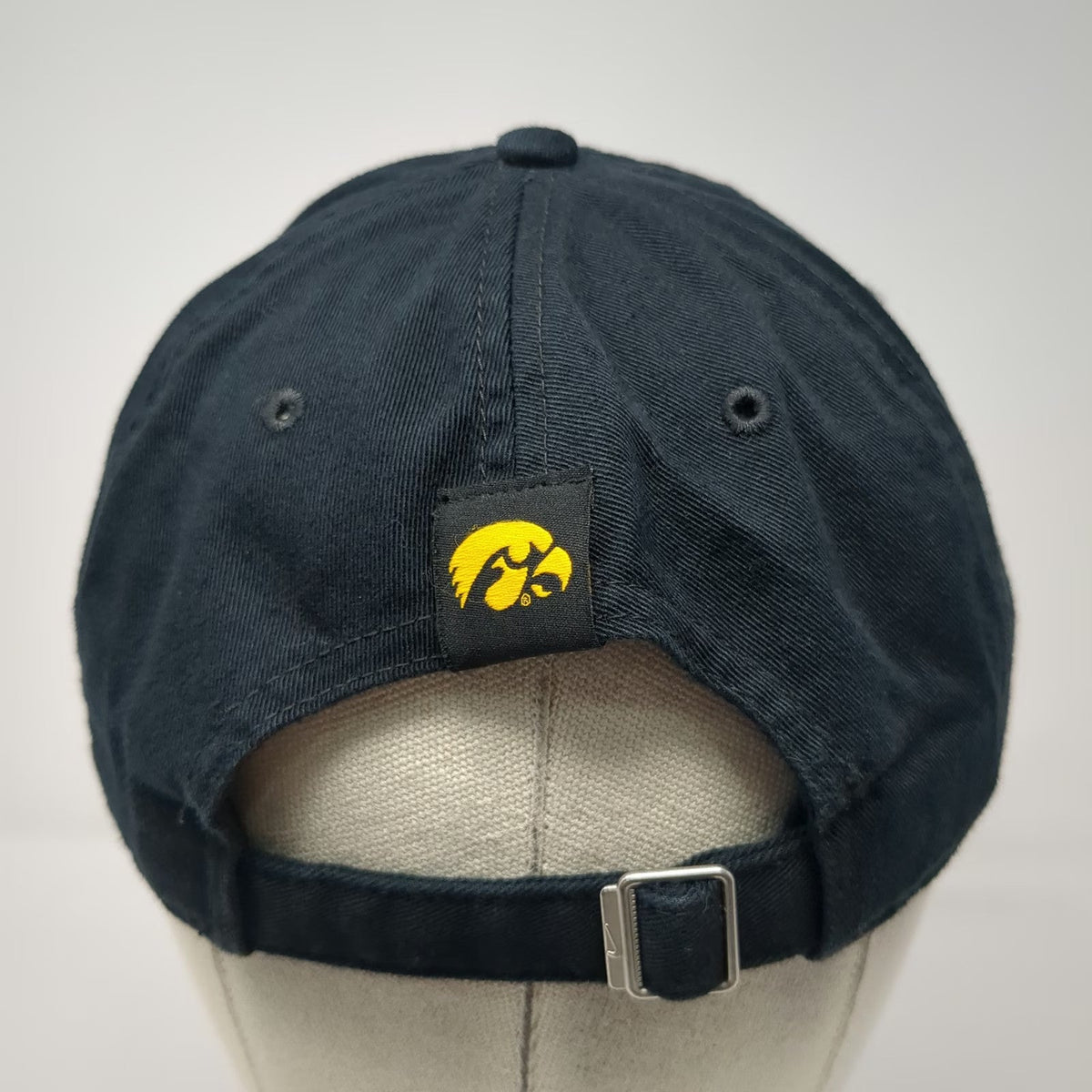 Nike Iowa Hawkeyes NCAA Cap Hat Black Yellow White One Size Heritage 86 Adjust