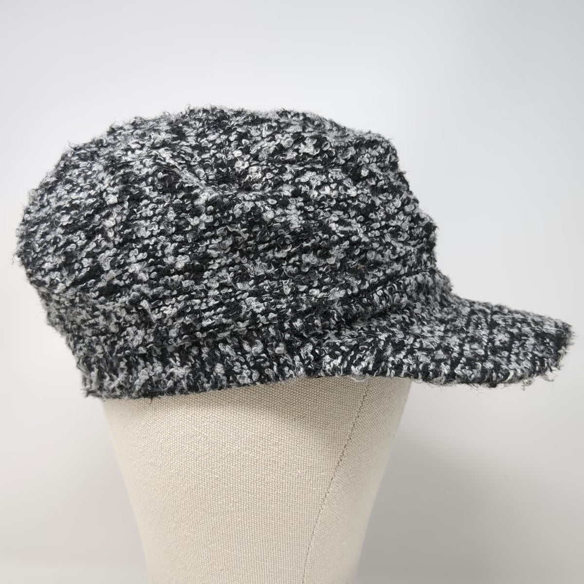 Apt. 9 Army Cap Gray Black White One Size Boucle Textured Knit Lined Cadet Hat