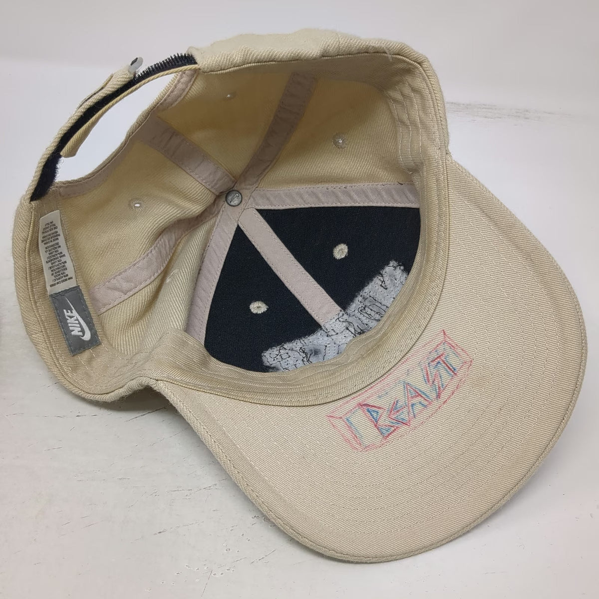 Nike Baseball Cap Beige Vintage Arched Embroidered Logo Strapback Hat Swoosh