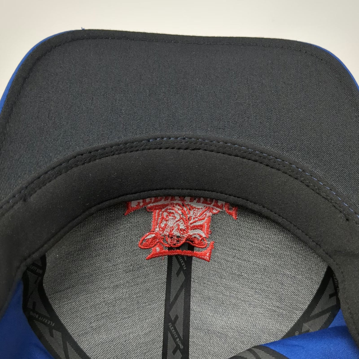 Flexfit Baseball Cap Blue M Fernandes Feeds Cow Cattle Ranch Hat Fitted Delta