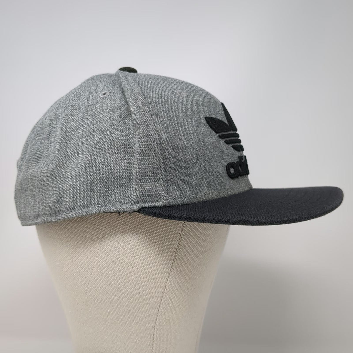 Adidas Snapback Gray Black One Size Flat Brim Trefoil Logo Structured Wool Hat
