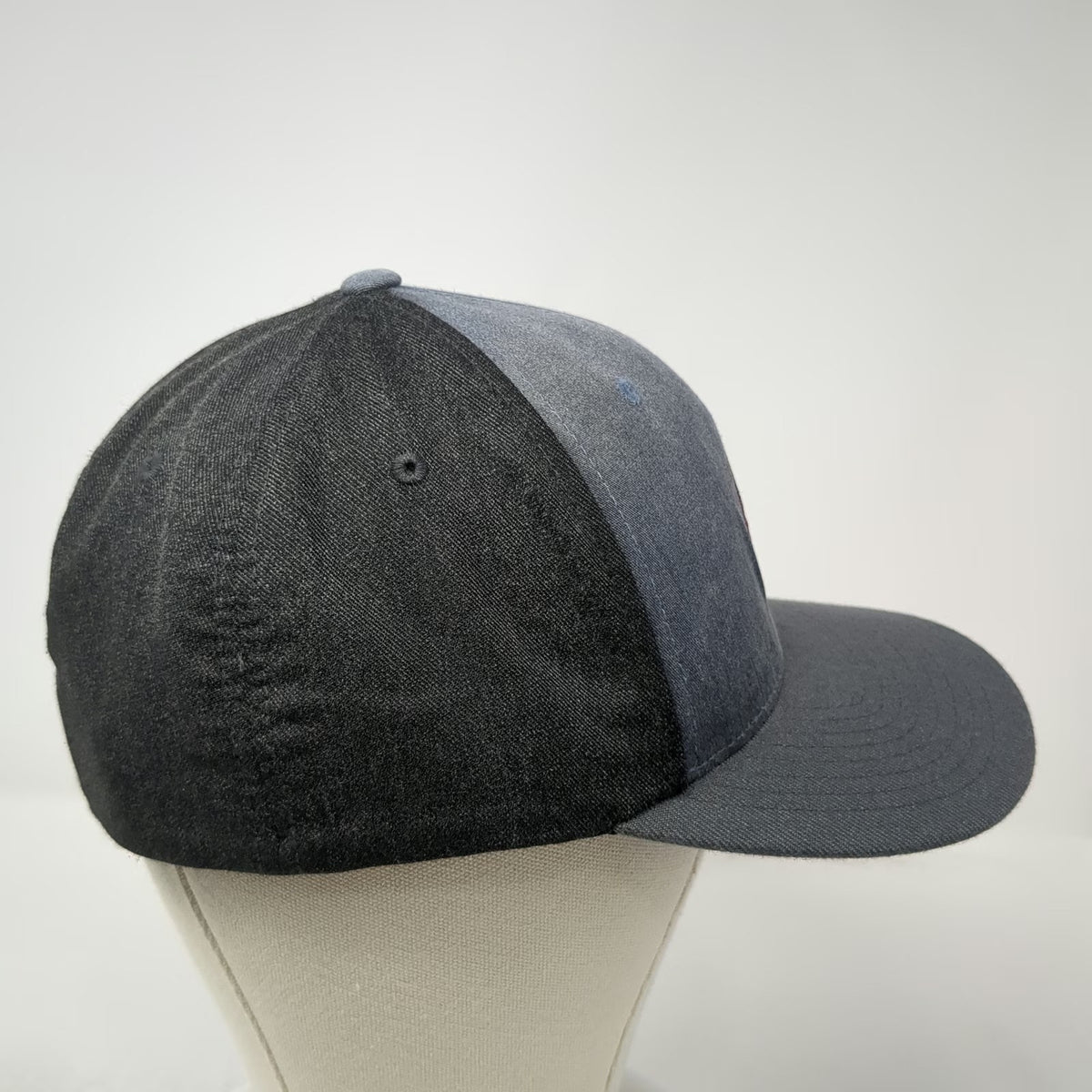 Volcom Baseball Cap Gray Black XL Flexfit Stone Logo Embroidered Hat Structured