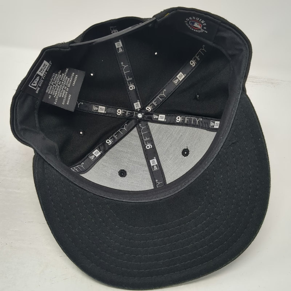 Boston Red Sox MLB New Era Snapback Black One Size Flat Brim 9FIFTY Baseball Hat