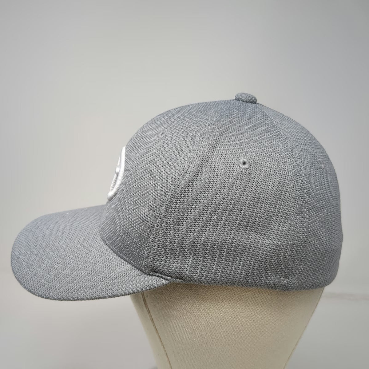 Flexfit Baseball Cap Gray One Size Toyota Logo Mesh Stretch Fit Curved Brim Hat